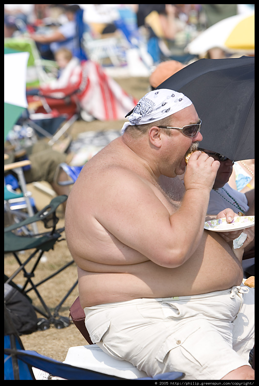 fat-shirtless-guy-eating-cheeseburger-2.4.jpg