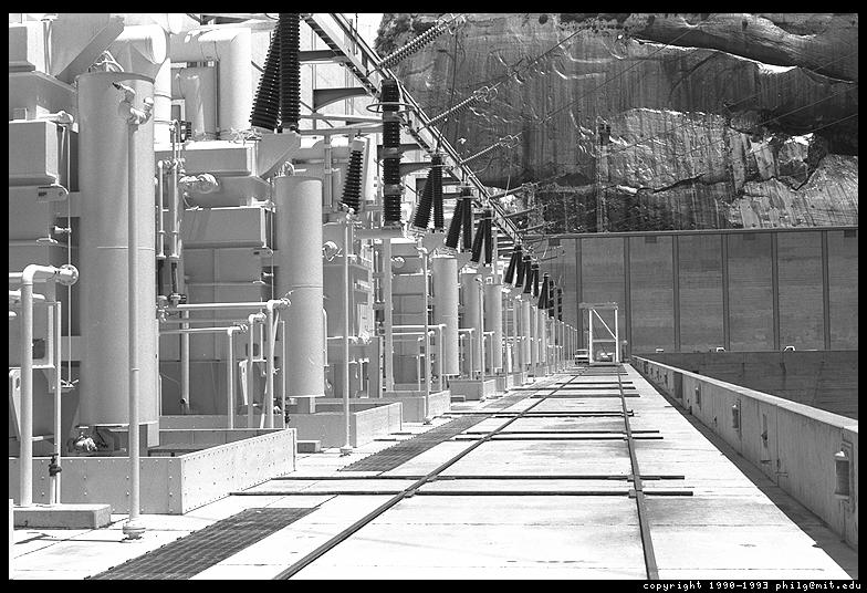 Glen Canyon Dam (Arizona/Utah border)