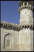 Digital photo titled itimad-ud-daulah-tomb-corner
