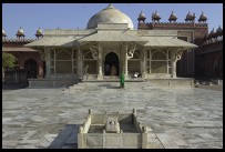 Digital photo titled jami-masjid-tomb-straight