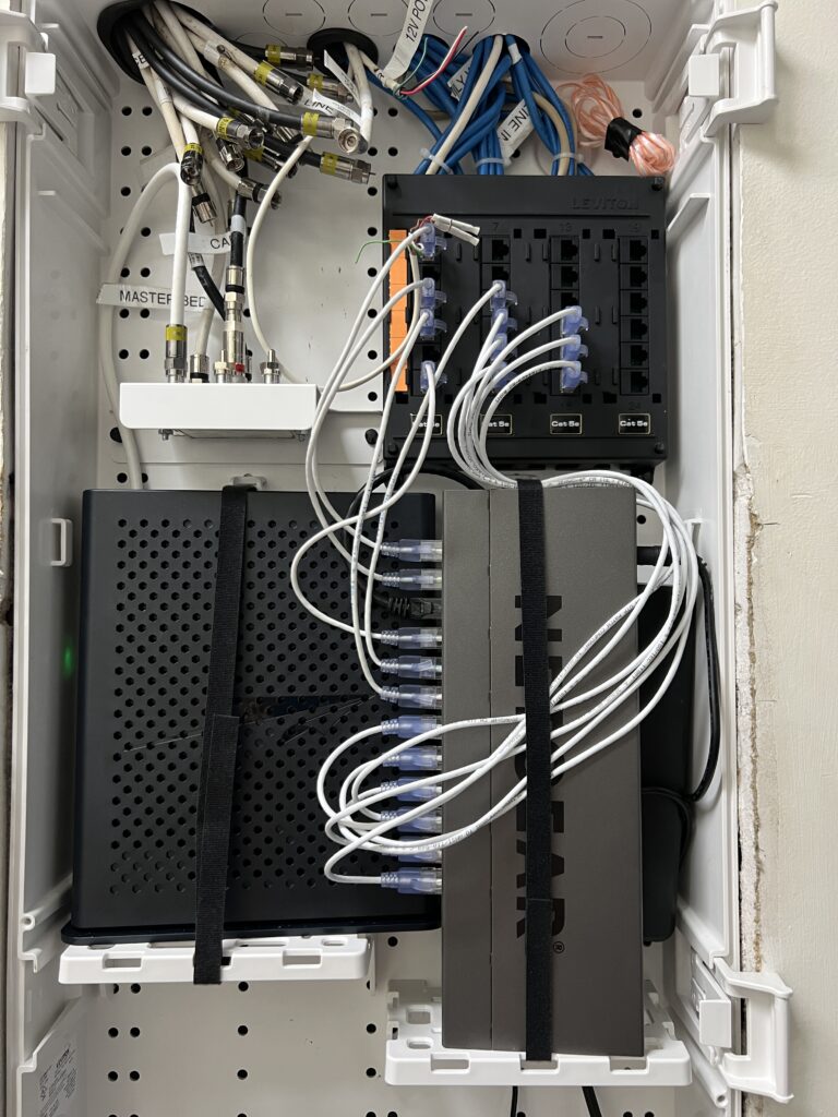 TPLink Omada like a mesh network, except that it works (alternative to UniFi) Philip