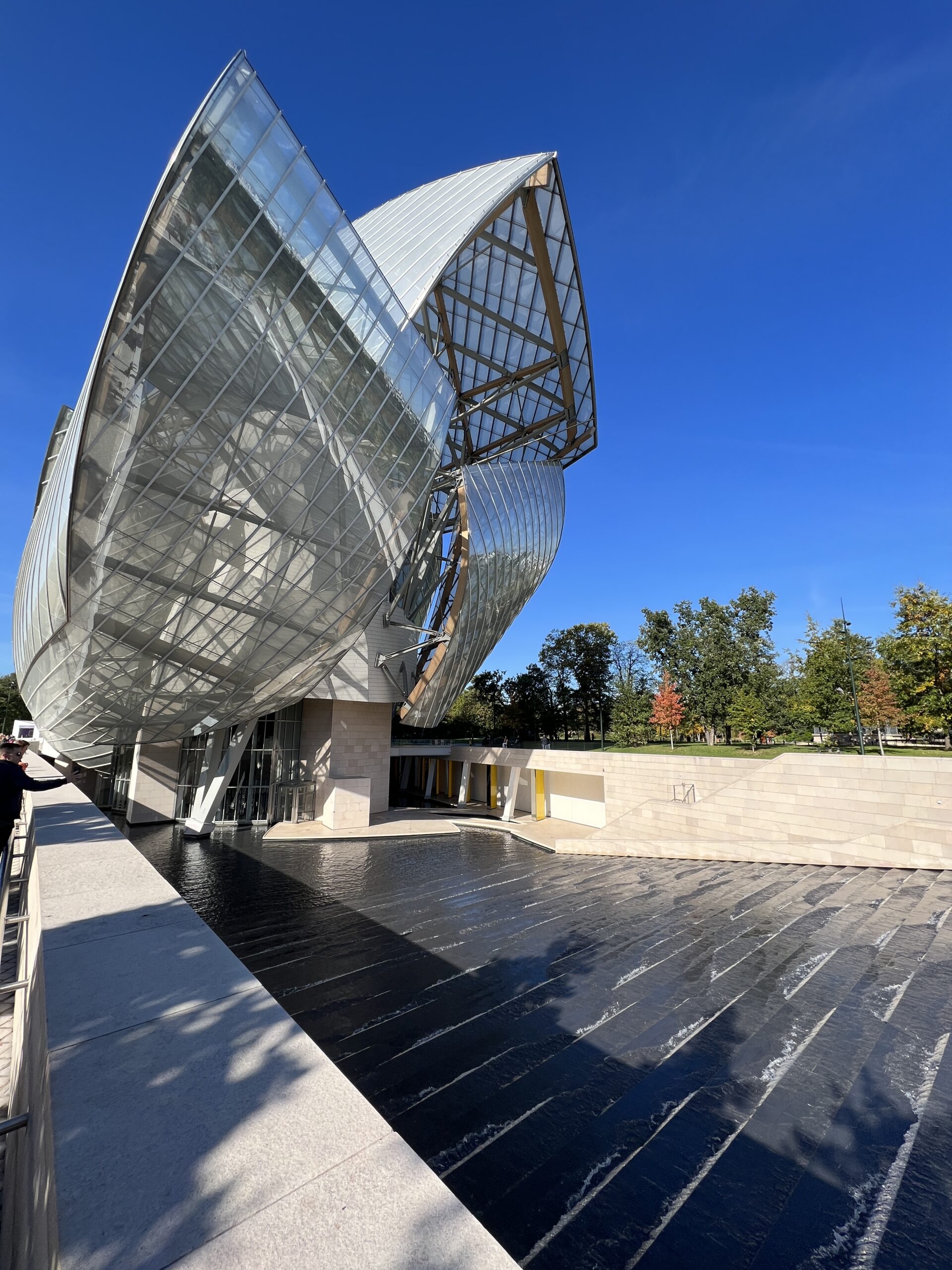 Gehry-designed Fondation Louis Vuitton museum – Philip Greenspun's