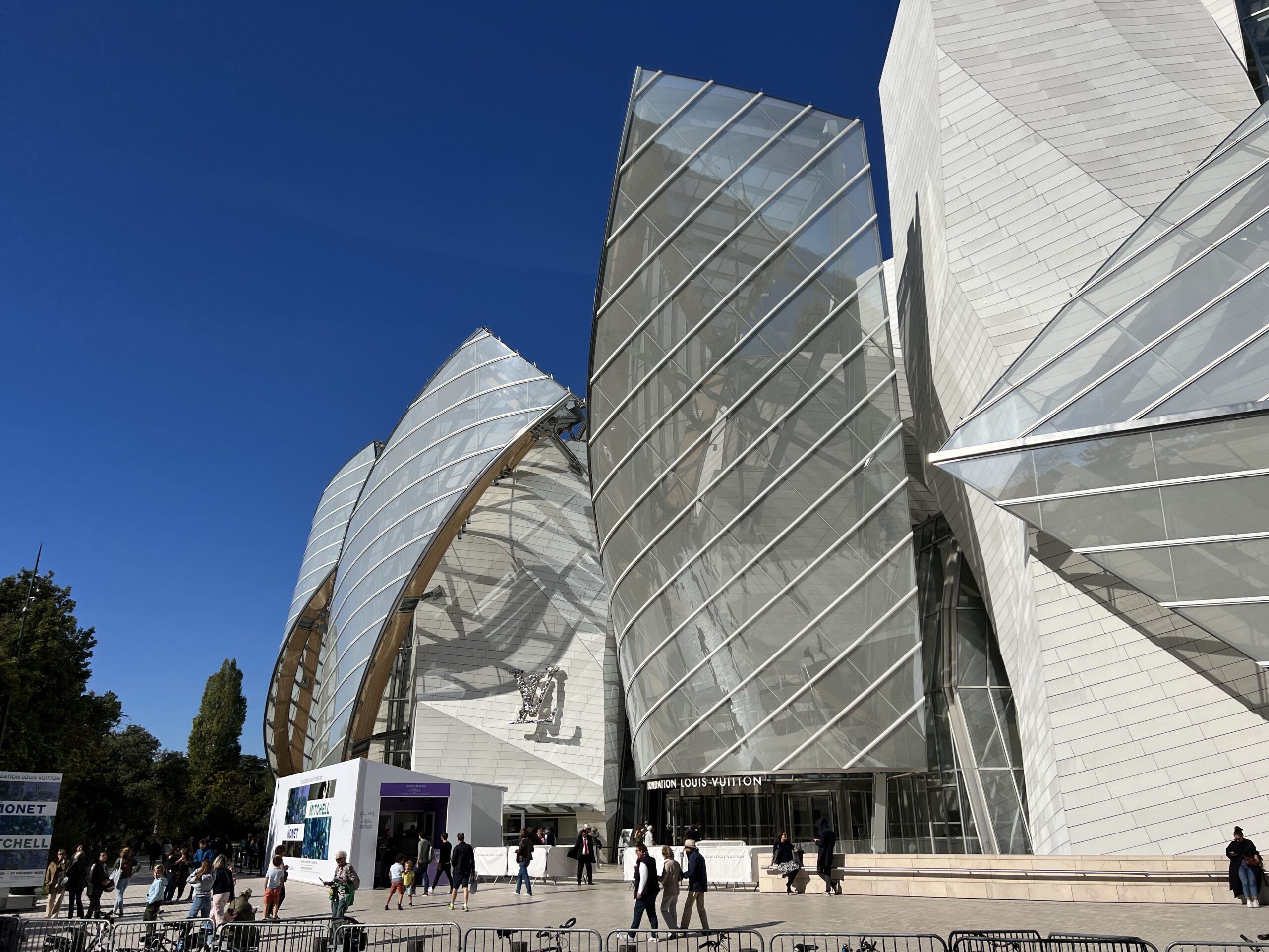 Gehry-designed Fondation Louis Vuitton museum – Philip Greenspun's