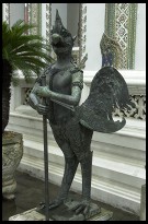 Digital photo titled royal-palace-chicken-statue